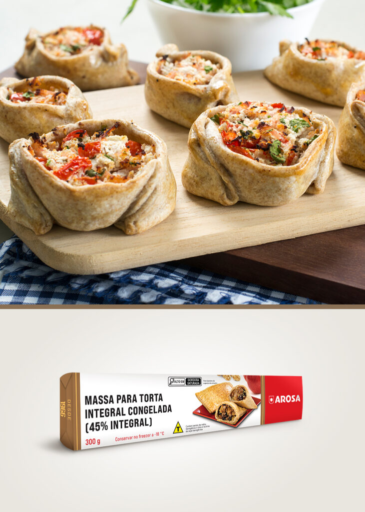 Receita exclusiva Arosa feita com a Massa para Torta Integral. Recheio de Peito de Peru e Ricota
