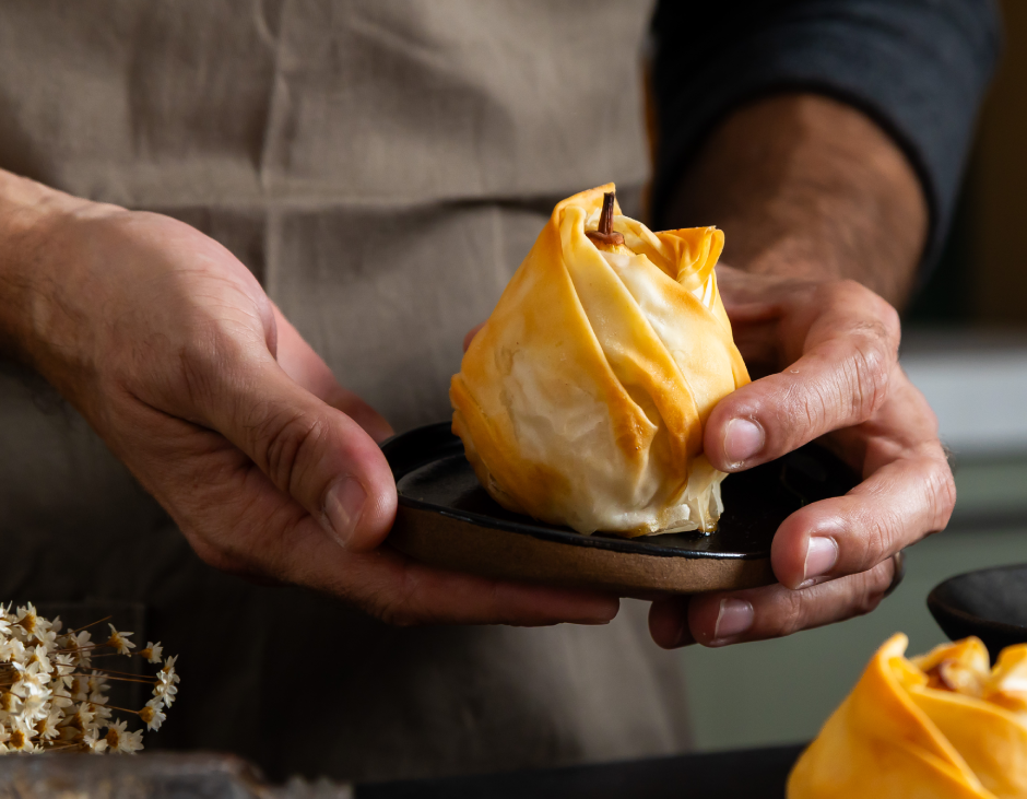 Pera Recheada Com Gorgonzola E Nozes Na Fillo